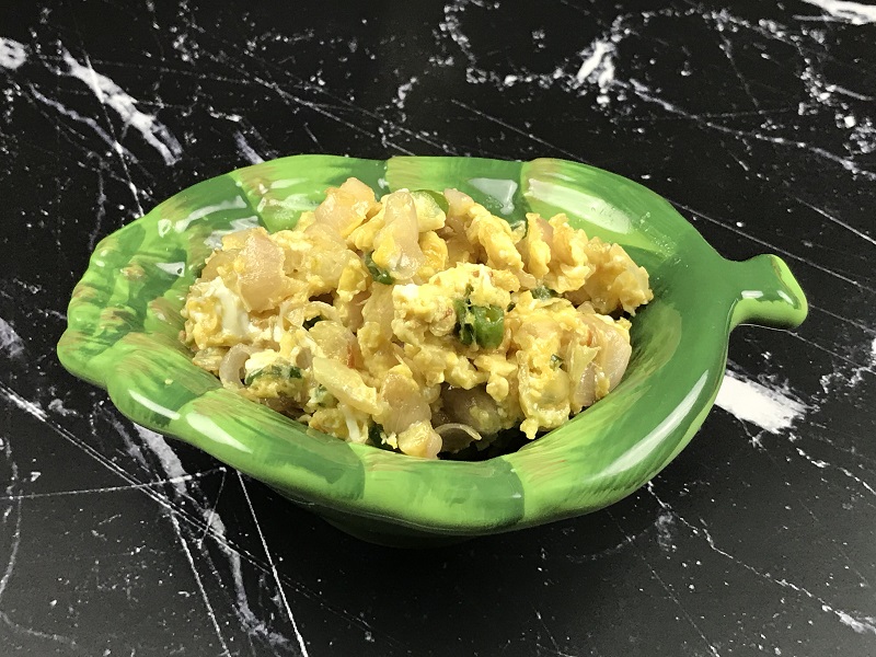 Egg Shallots Green Chili Porial